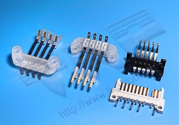 Ví dụ về Đúc Chèn Chính Xác